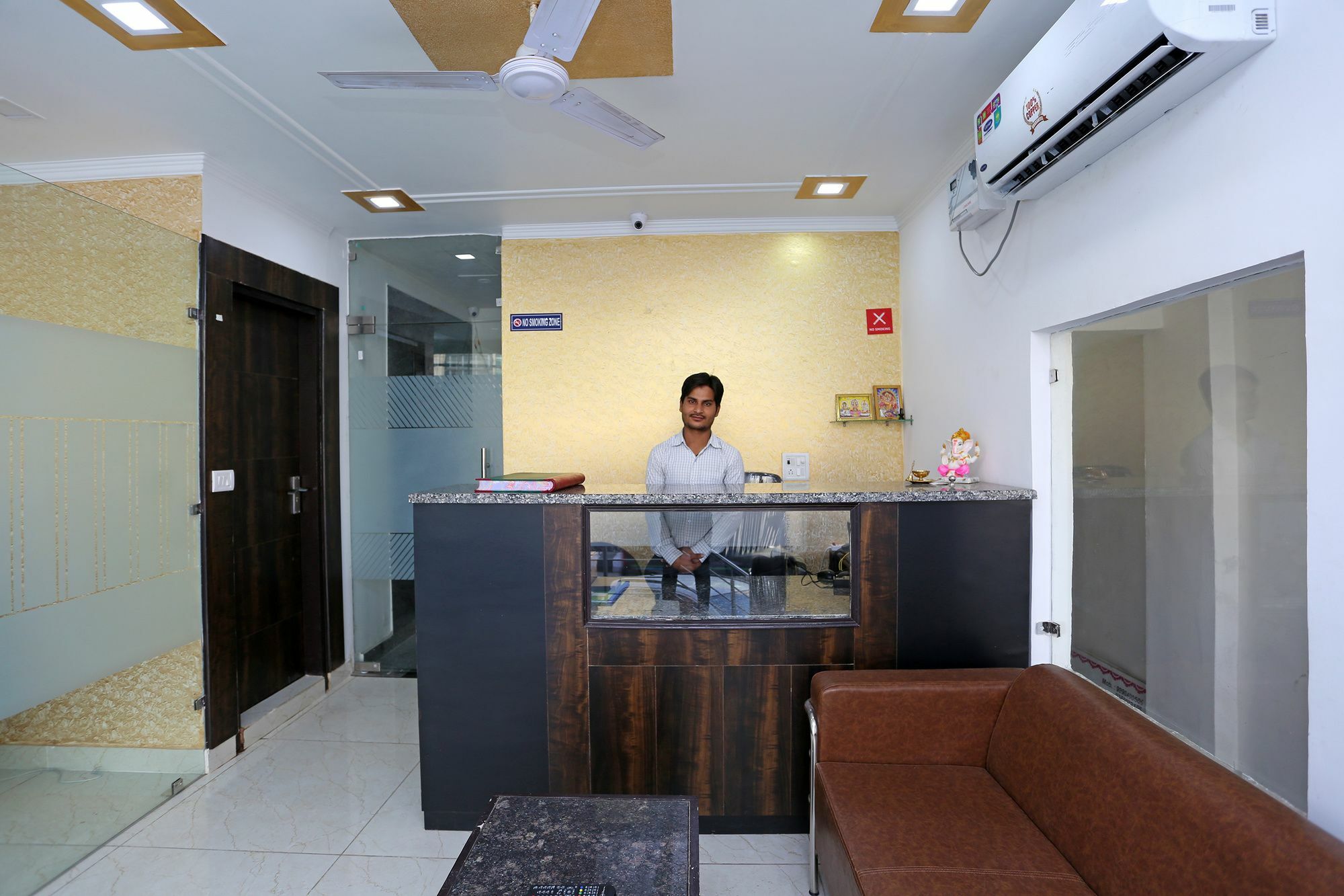 Hotel Aero Stay Nowe Delhi Zewnętrze zdjęcie